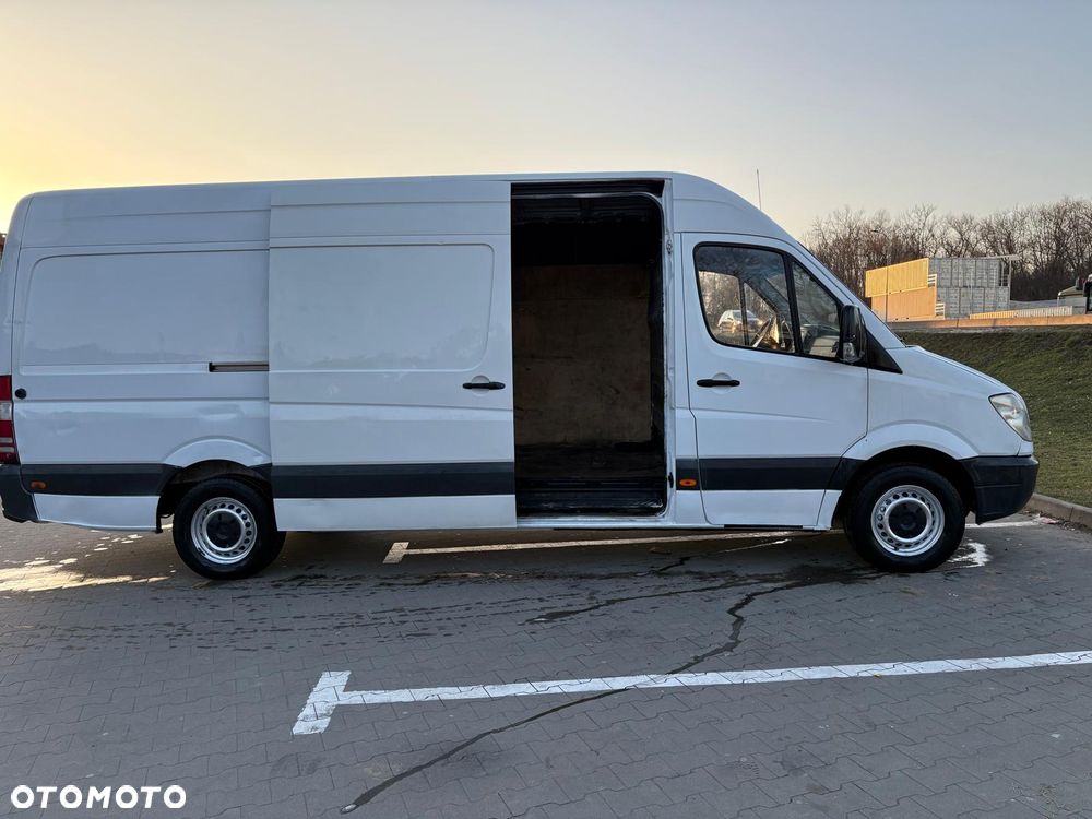 Mercedes-Benz Sprinter - 4