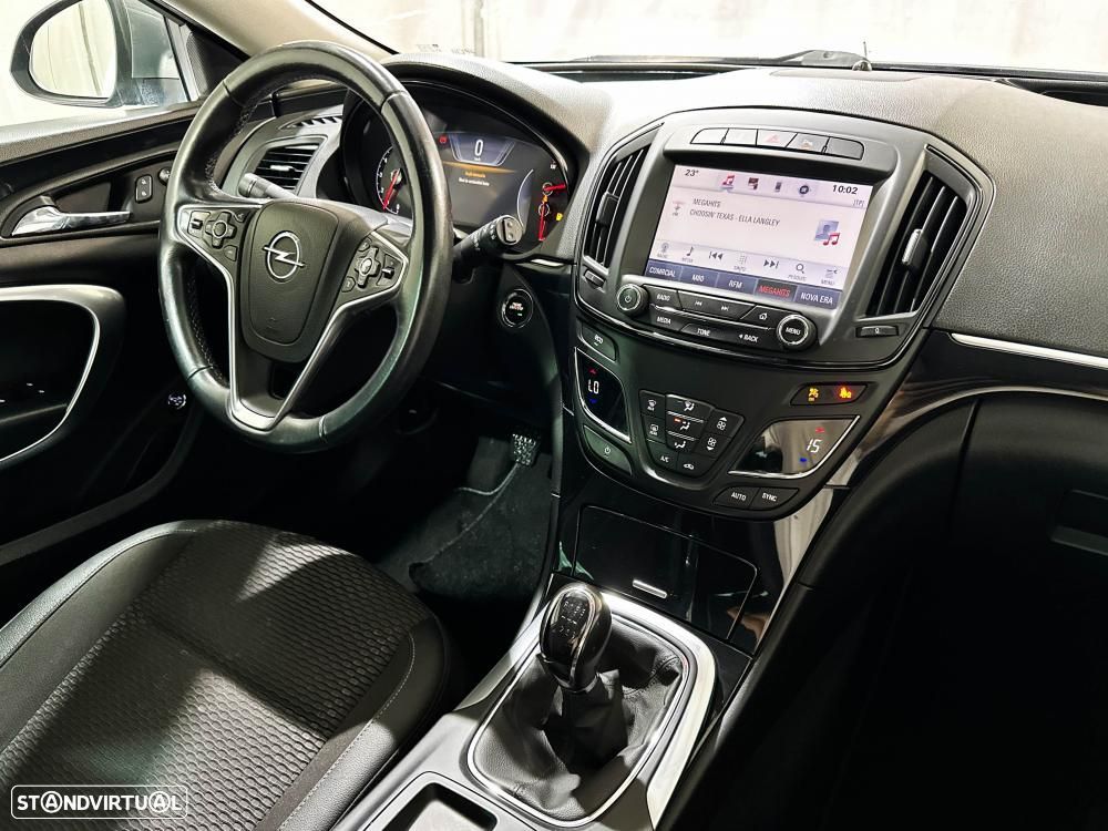 Opel Insignia - 30