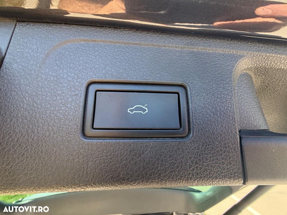 Volkswagen Passat 2.0 TDI SCR DSG Comfortline - 27