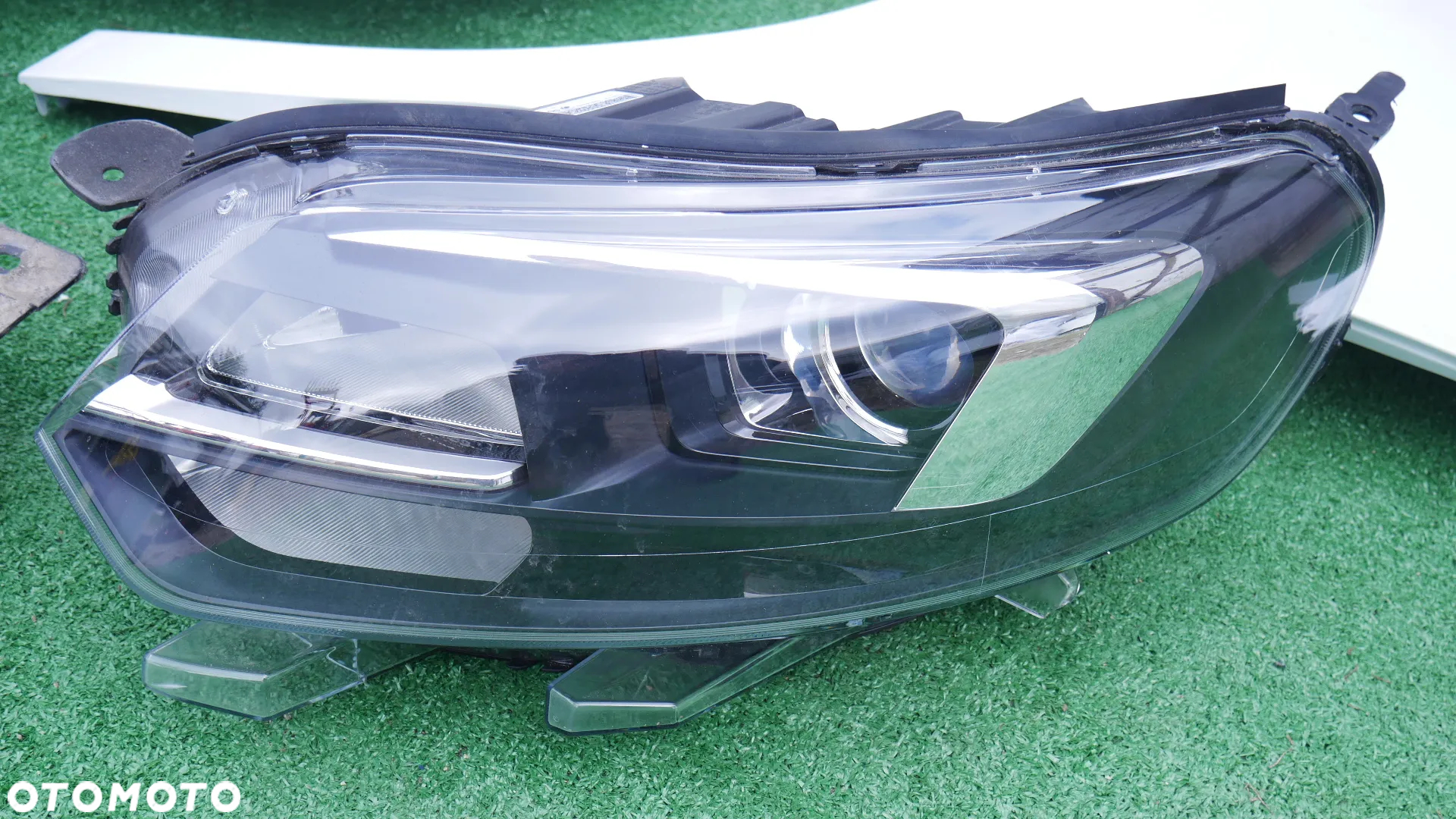 OPEL VIVARO C ZAFIRA MASKA BOTNIKI LAMPY XENON ZDERZAK BELKA DOLNA BELKA ZDERZAKA CHŁODNICE PAS PRZEDNI - 8