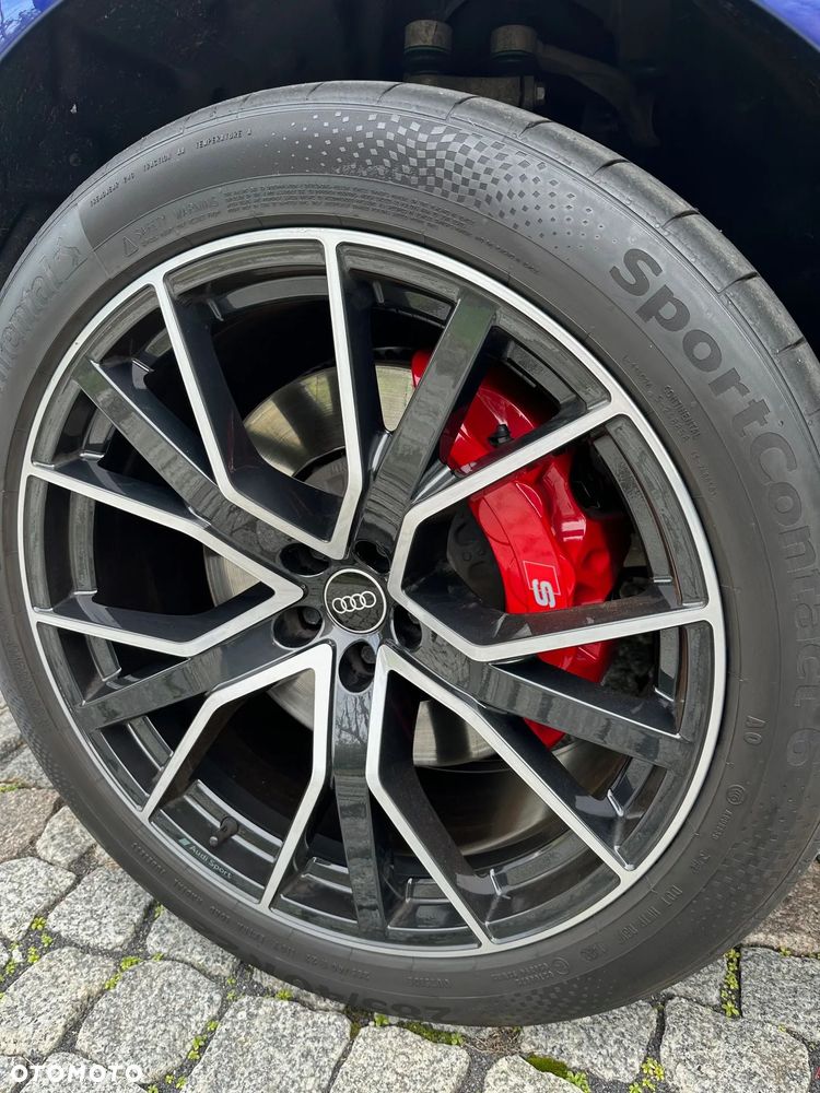Audi SQ8 - 8