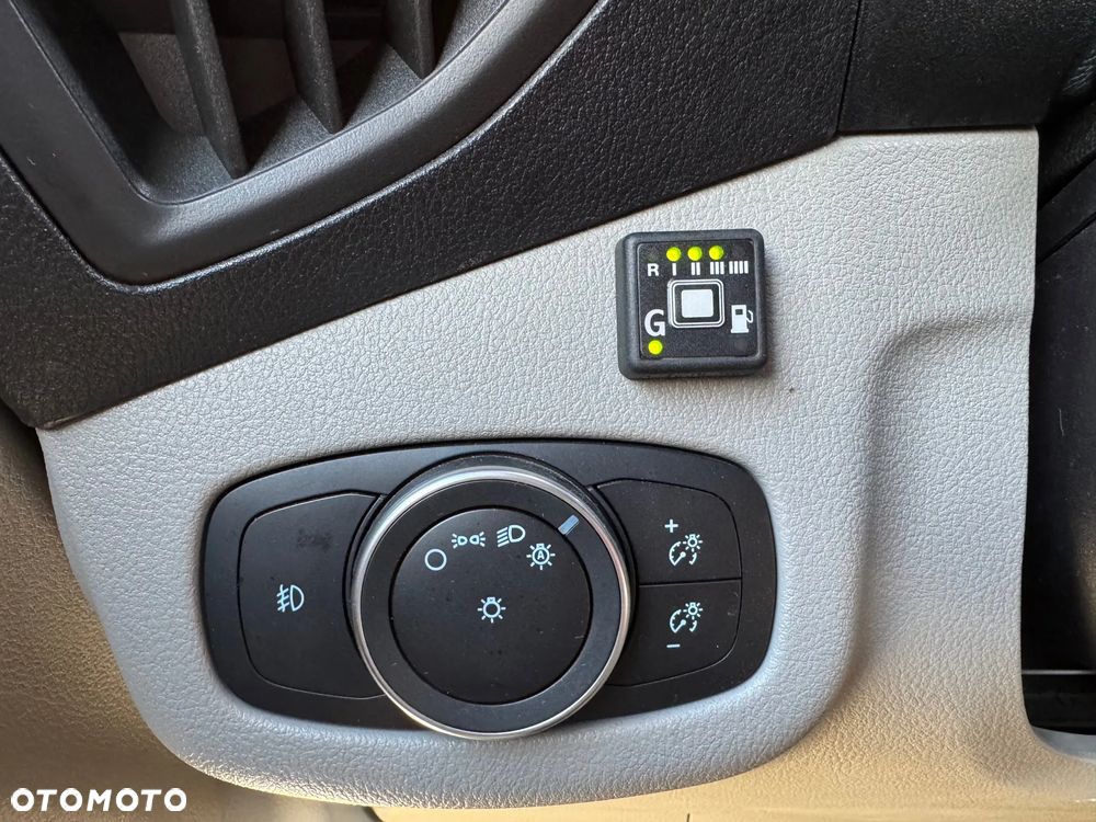 Ford Transit Connect - 22