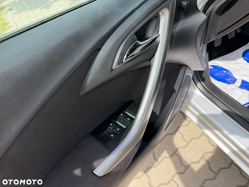 Opel Astra 1.4 Turbo - 21