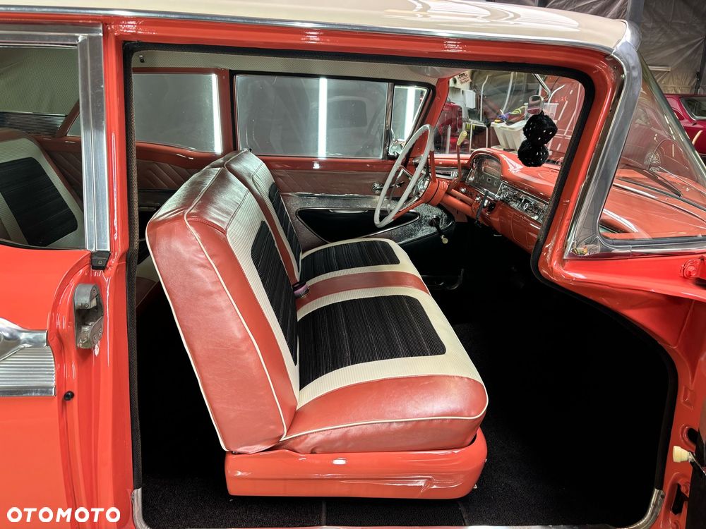 Ford Fairlane - 27