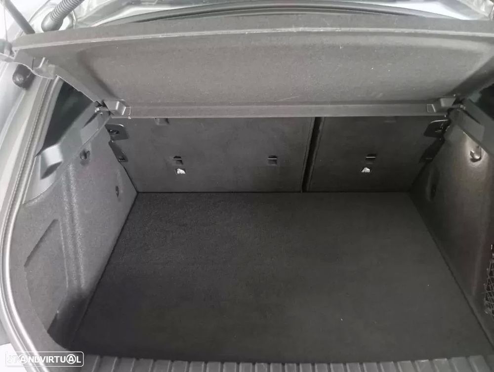 BMW 116 d Pack Desportivo M Auto - 31
