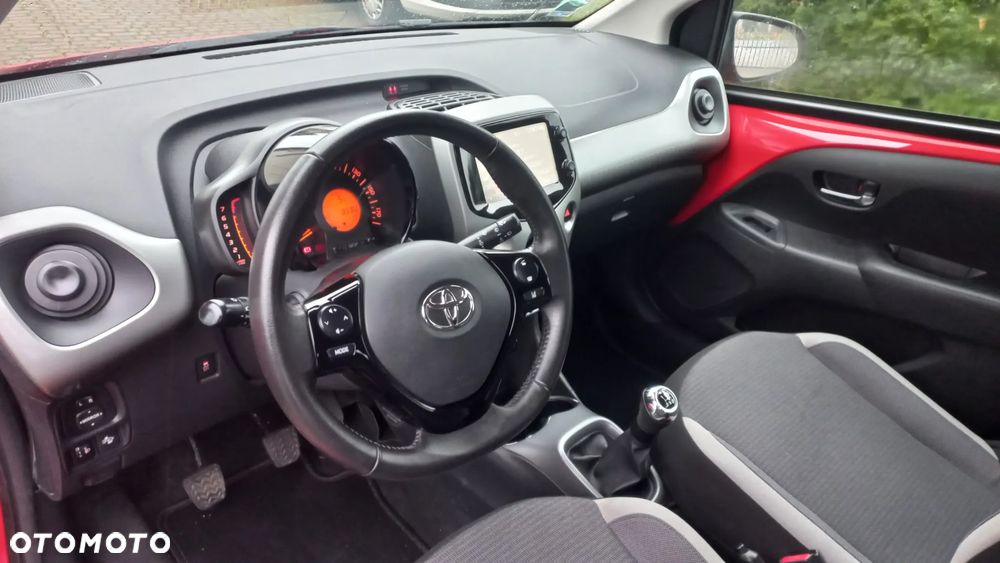 Toyota Aygo x-play Edition S+ - 13