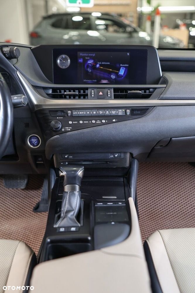 Lexus ES - 21