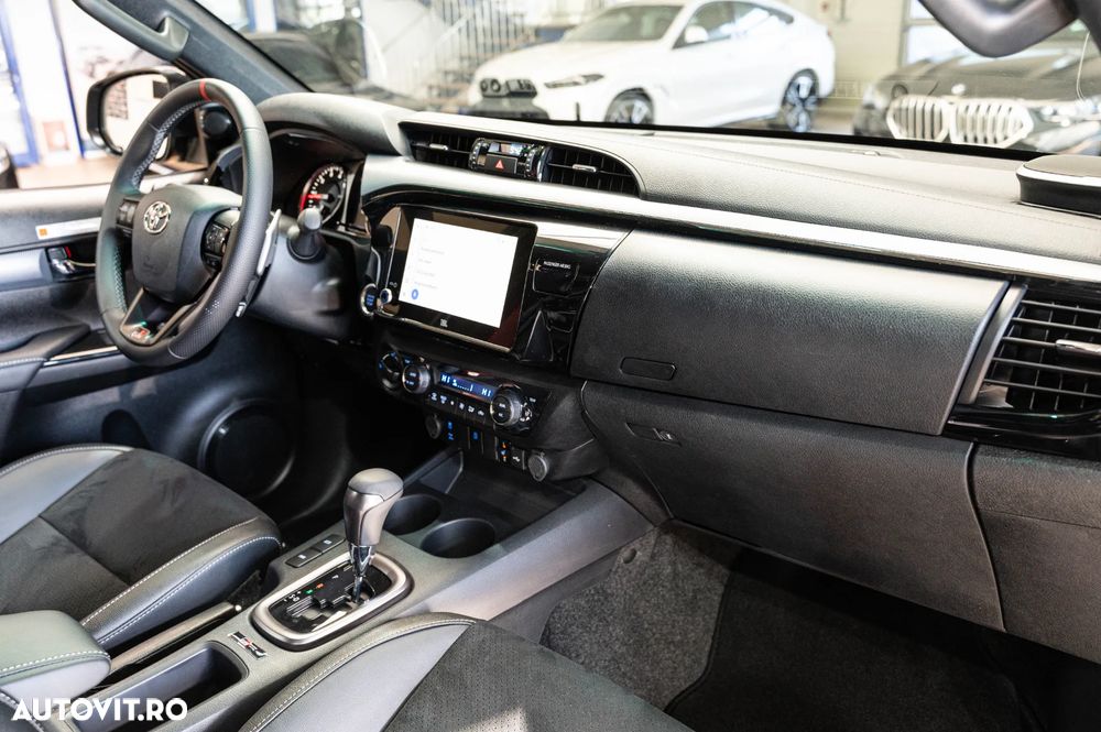Toyota Hilux 2.8D 204CP 4x4 Double Cab AT GR Sport II - 13