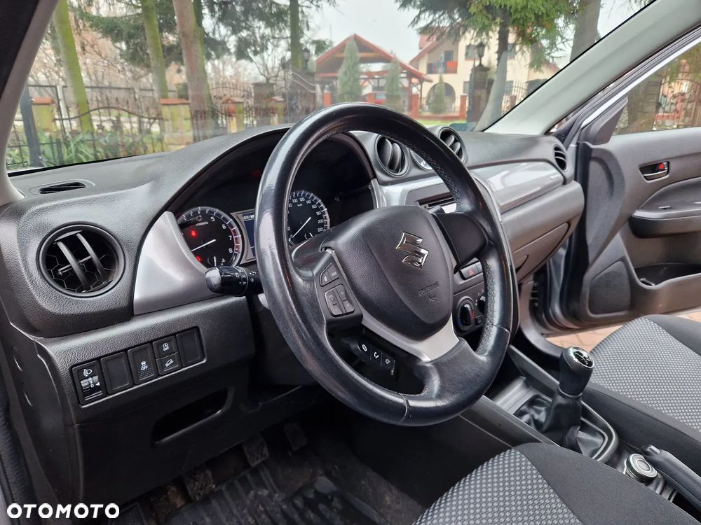 Suzuki Vitara 1.6 Comfort 4WD - 17