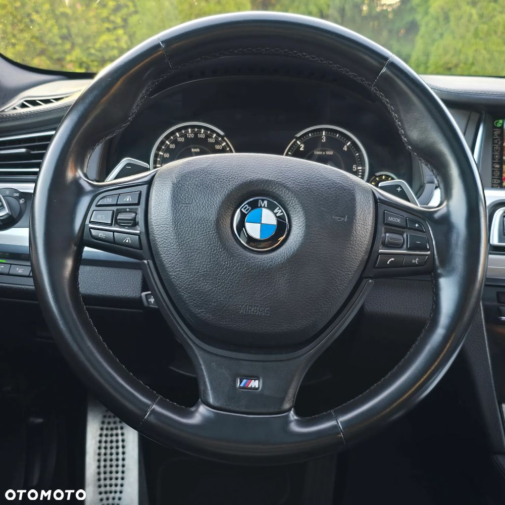BMW Seria 7 740d xDrive - 28