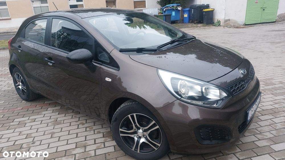 Kia Rio - 5