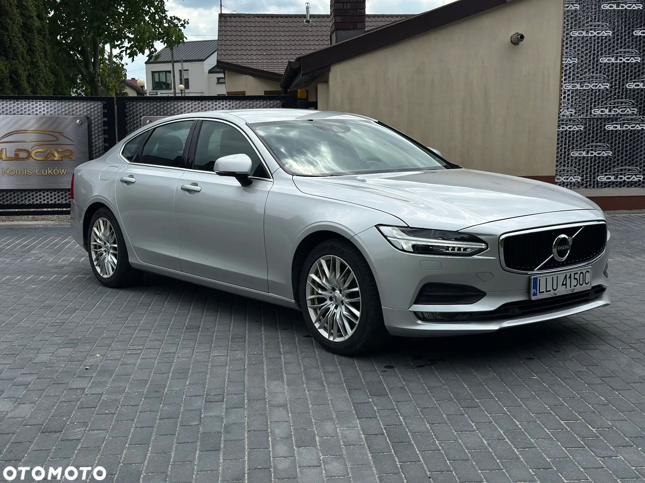 Volvo S90 D4 Momentum - 1