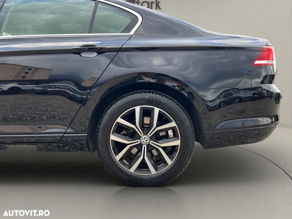 Volkswagen Passat 1.6 TDI Trendline - 35
