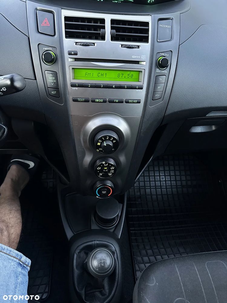 Toyota Yaris 1.0 Luna A/C - 13