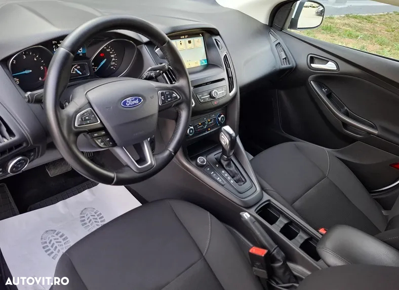 Ford Focus 2.0 TDCI Powershift Titanium - 21