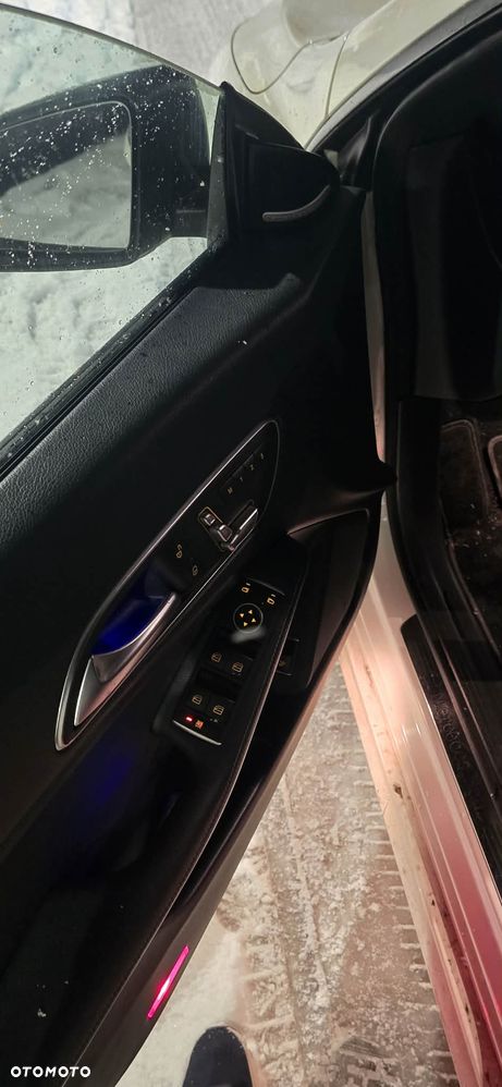 Mercedes-Benz CLA 250 4Matic 7G-DCT AMG Line - 5