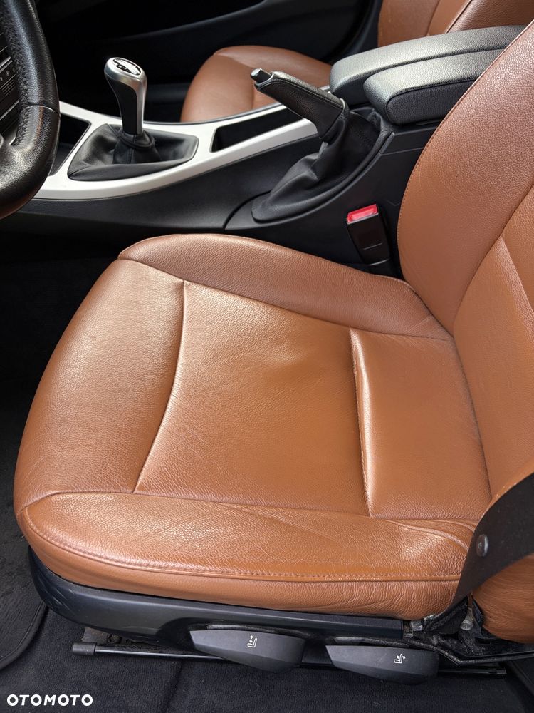 BMW Seria 3 318d - 14