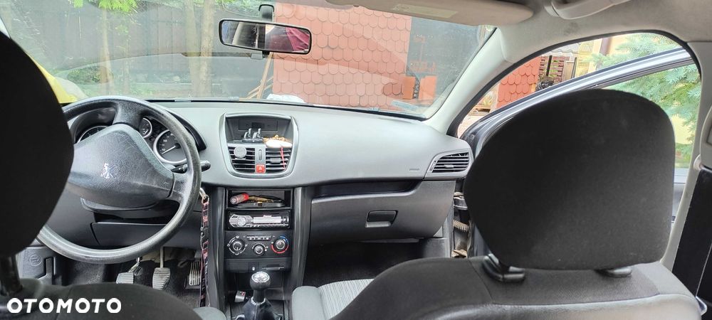 Peugeot 207 - 8