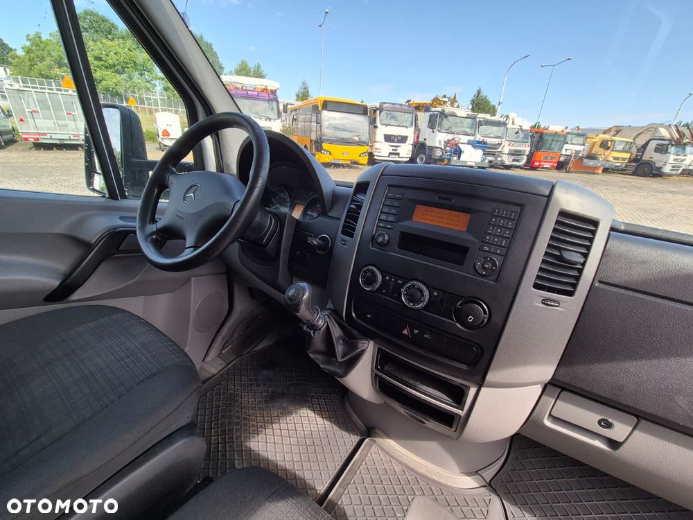 Mercedes-Benz Sprinter 316 CDi / KONTENER / 1 WŁ / WINDA PALFINGER / SOLIDNY KONTENER / 3 MIEJSCA / BEZWYPADKOWY / TEMPOMAT / PODGRZEWANY FOTEL / STAN BARDZO DOBRY - 23