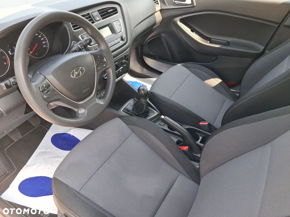Hyundai i20 blue 1.2 Classic - 9
