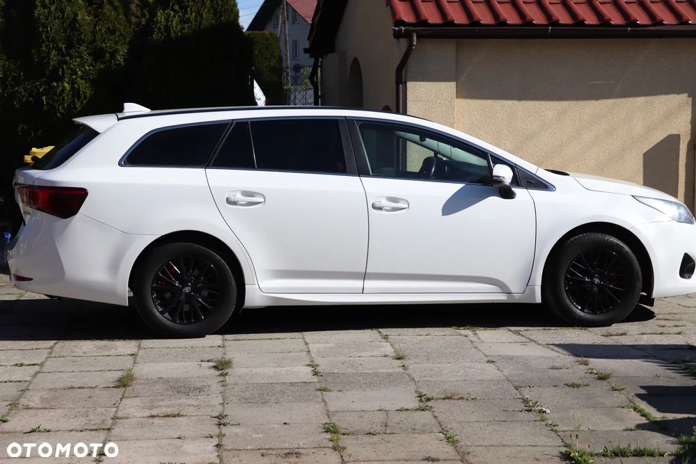 Toyota Avensis 1.8 Premium - 3