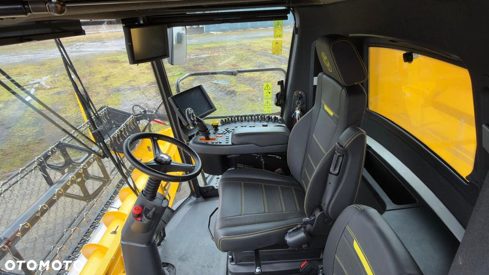 New Holland CR9.90 - 7