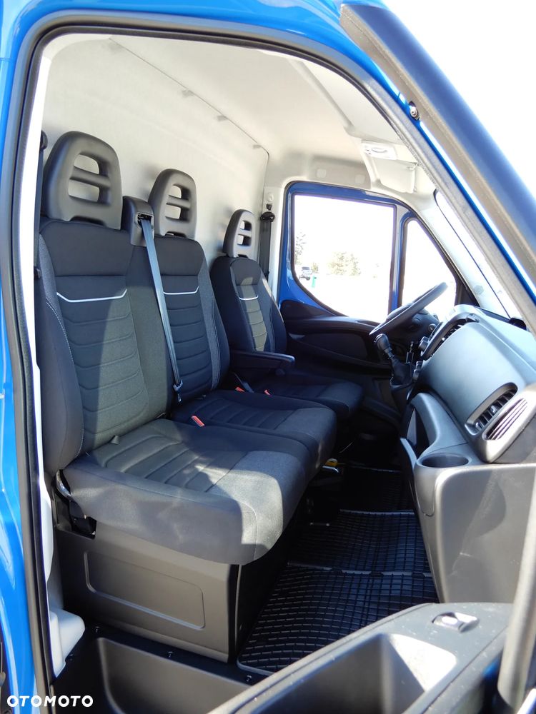 Iveco Daily 35S18 3.0 HPI 180 KM POWER Furgon Blaszak XXL 4.70 CM MAXI LONG Wysokość H2 1900 mm WZMACNIANE ZAWIESZENIE 968 Kg Ładowność HAK 3500 Kg Rozstaw Osi 4100 mm DMC 3500 Kg, WZMACNIANY Stan NOWY NIE UŻYWANY OKAZJA DOSTEPNY I GOTOWY - 26