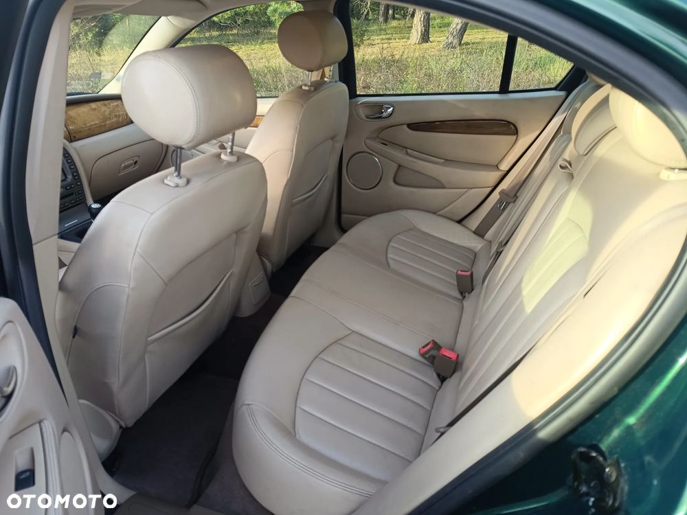 Jaguar X-Type - 12