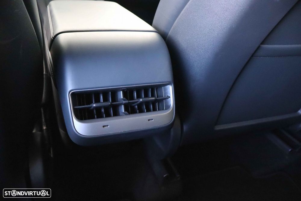 Tesla Model Y Performance Tração Integral - 33