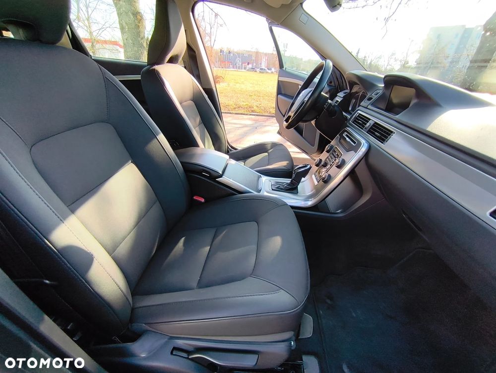 Volvo V70 D3 Momentum - 17