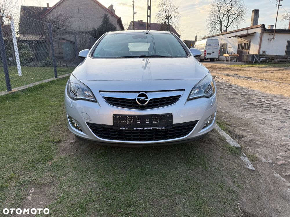 Opel Astra 1.6 Design Edition - 11