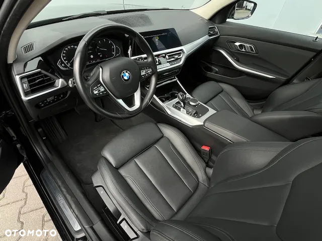 BMW Seria 3 318d Sport Line - 14