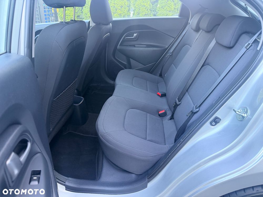 Kia Rio 1.2 Attract - 28