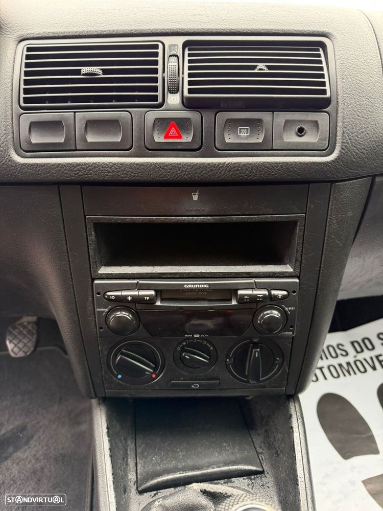 VW Golf 1.4i Confort - 24