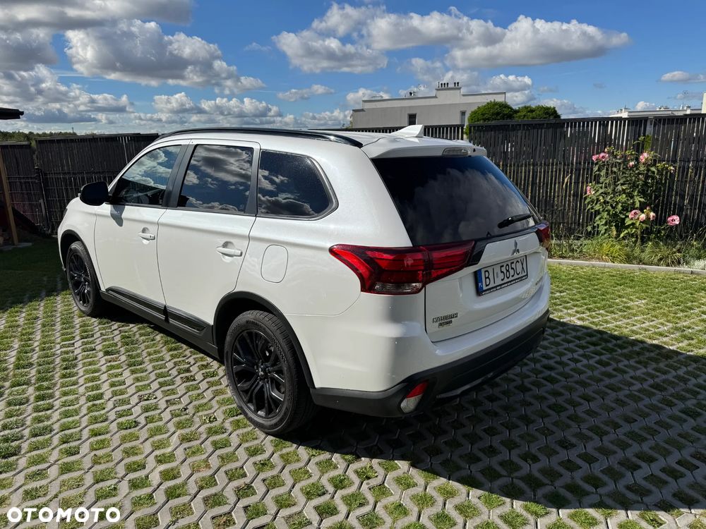 Mitsubishi Outlander - 21
