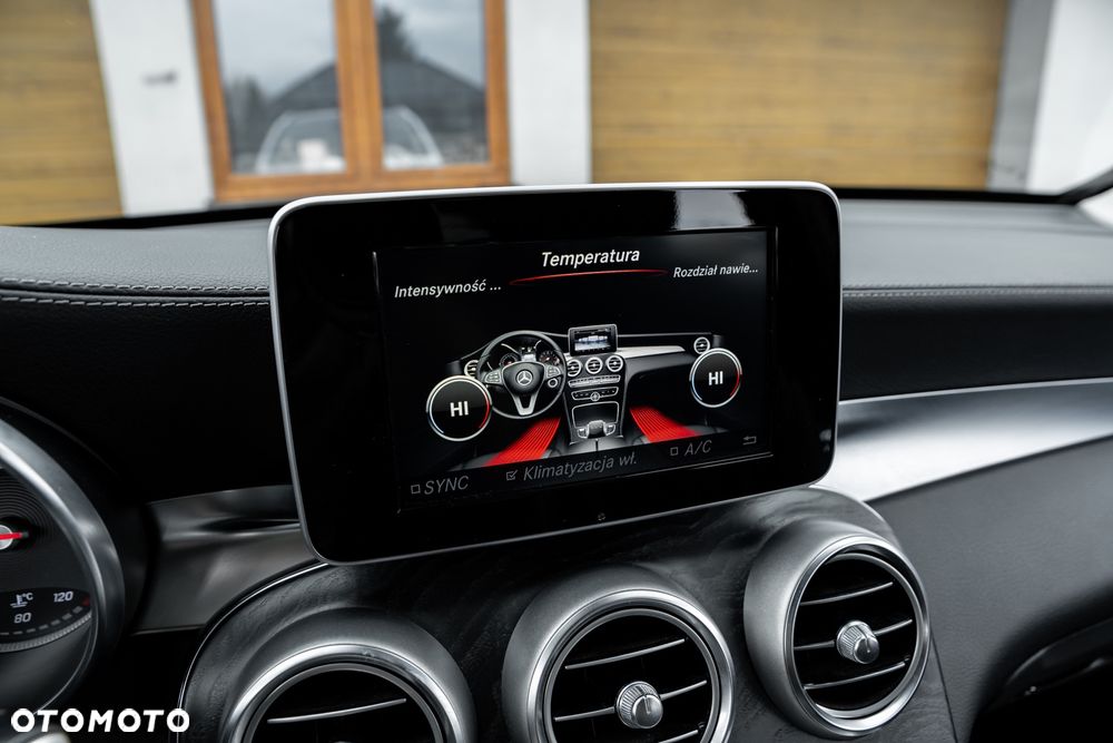 Mercedes-Benz GLC 250 d 4Matic 9G-TRONIC AMG Line - 38