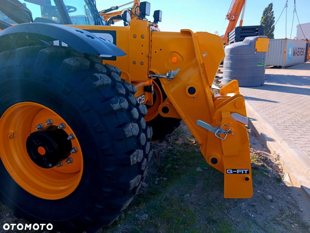 JCB 560-80Agri Xtra - 3