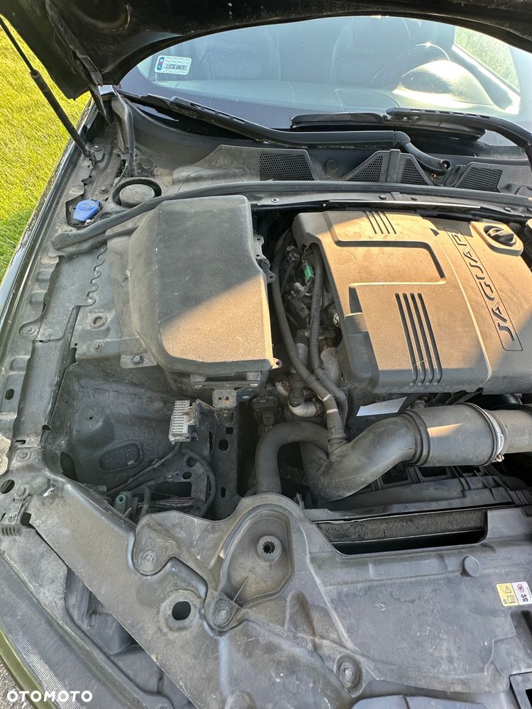 Jaguar XF 2.2 D - 10