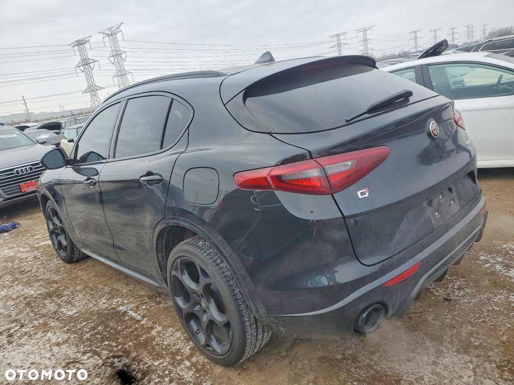 Alfa Romeo Stelvio 2.0 Turbo 16V AT8-Q4 Veloce Ti - 4