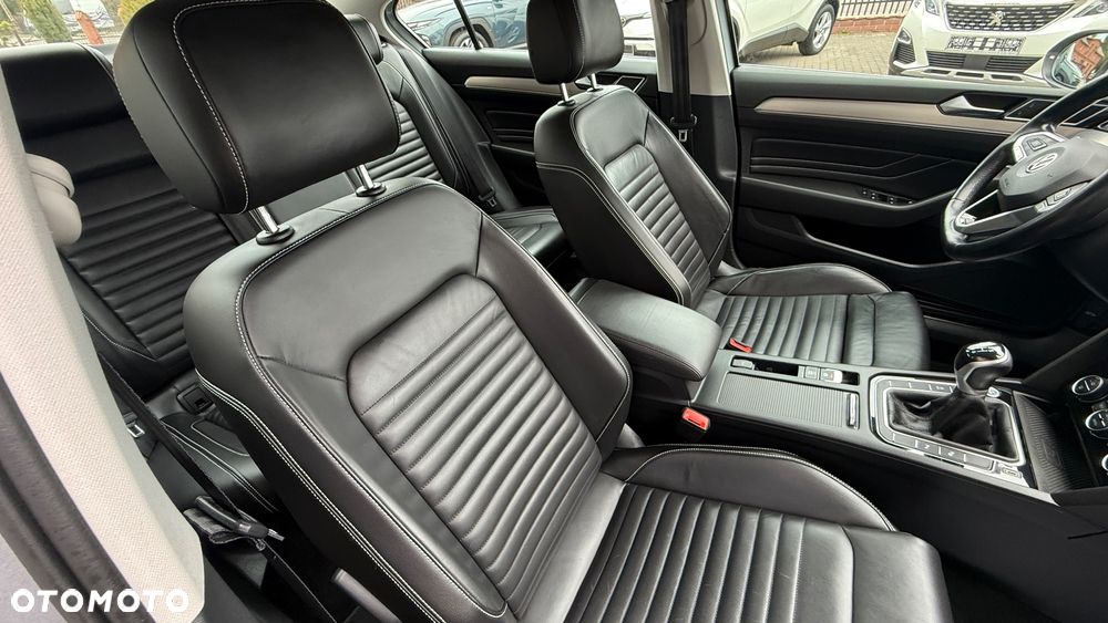 Volkswagen Passat 2.0 TDI (BlueMotion Technology) Trendline - 32