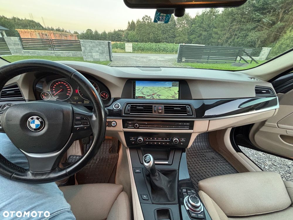 BMW Seria 5 528i - 27