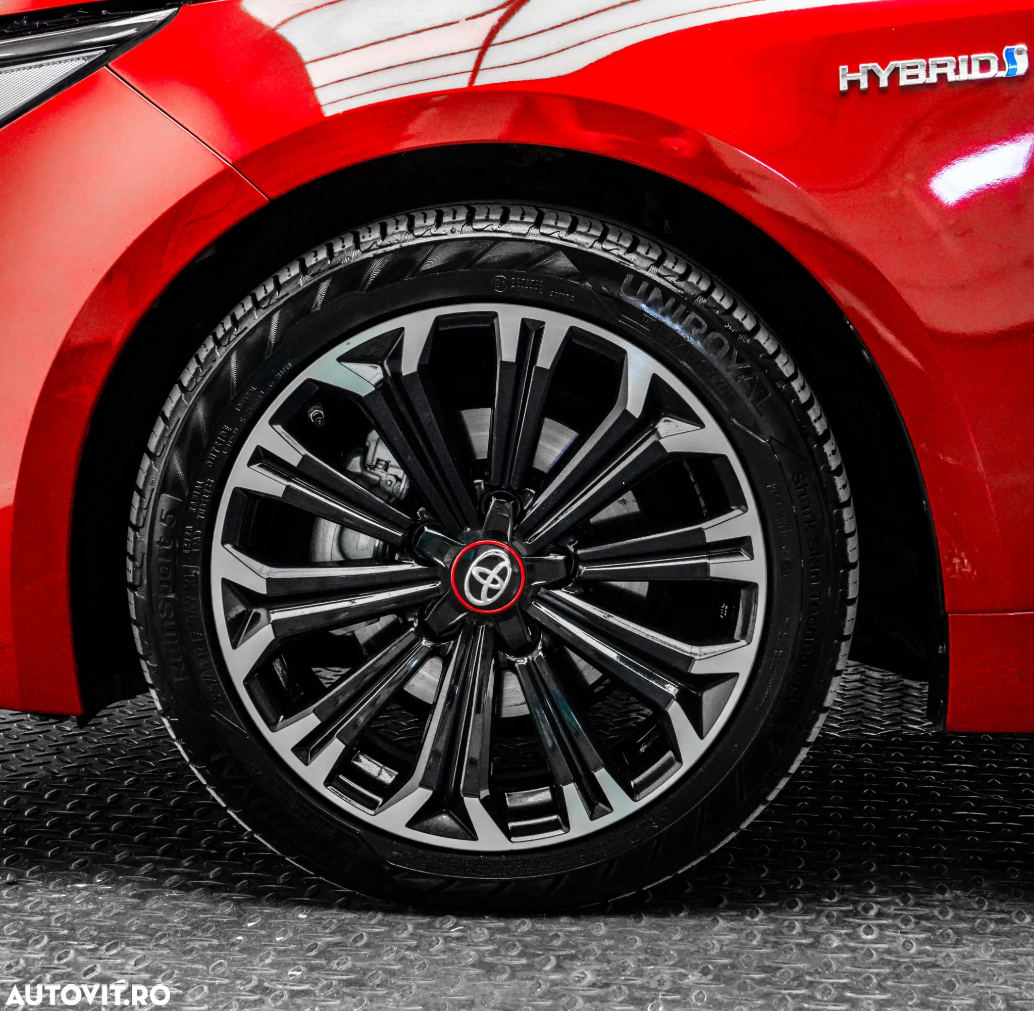 Toyota Corolla 1.8 HSD Exclusive GR Sport - 24
