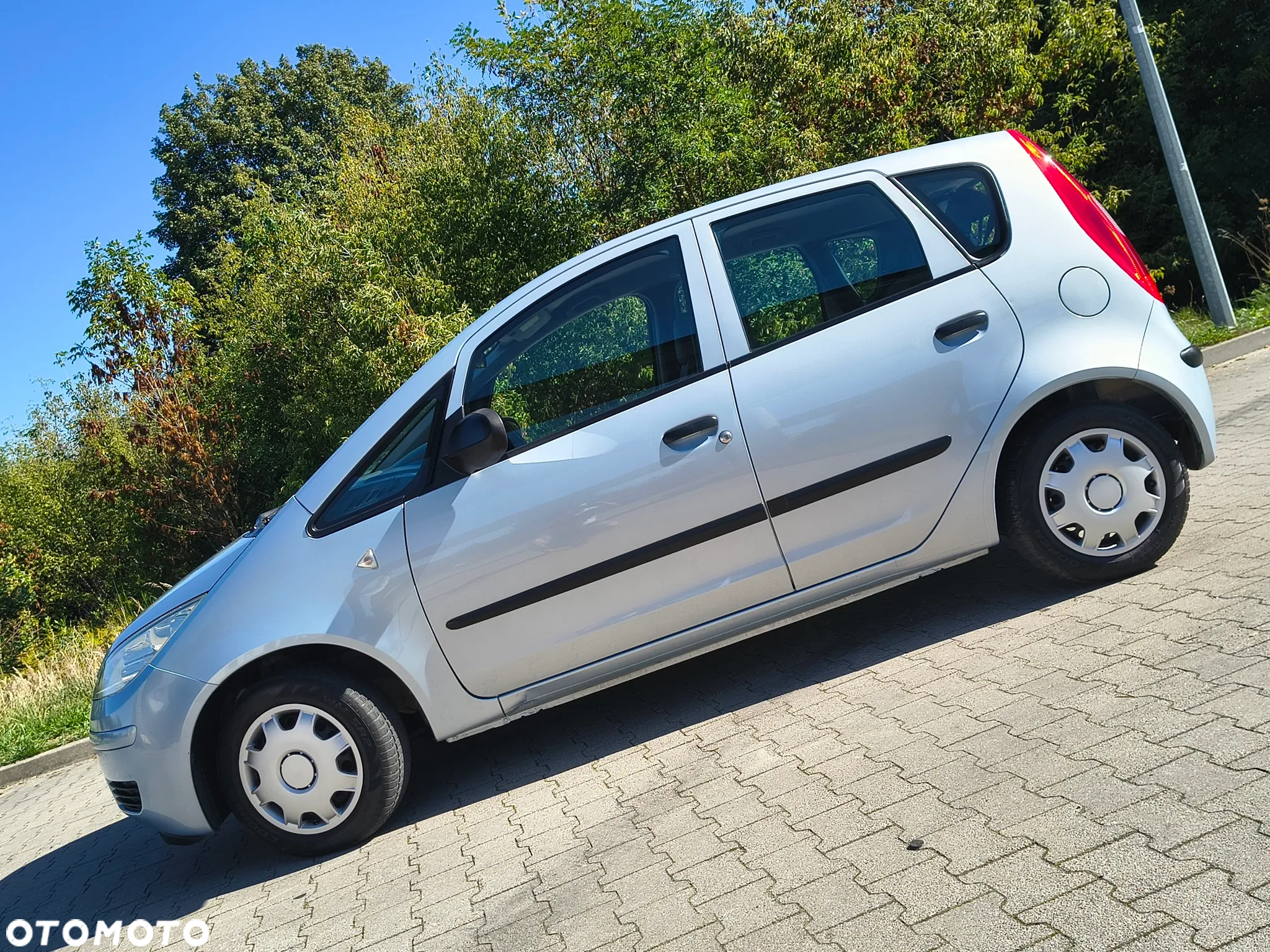 Mitsubishi Colt - 2