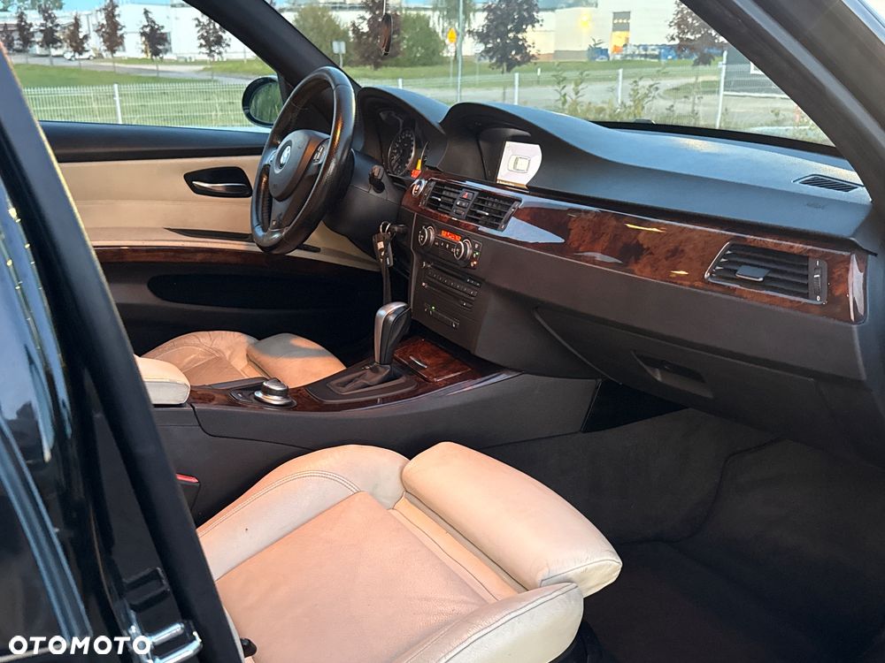 BMW Seria 3 320i - 14