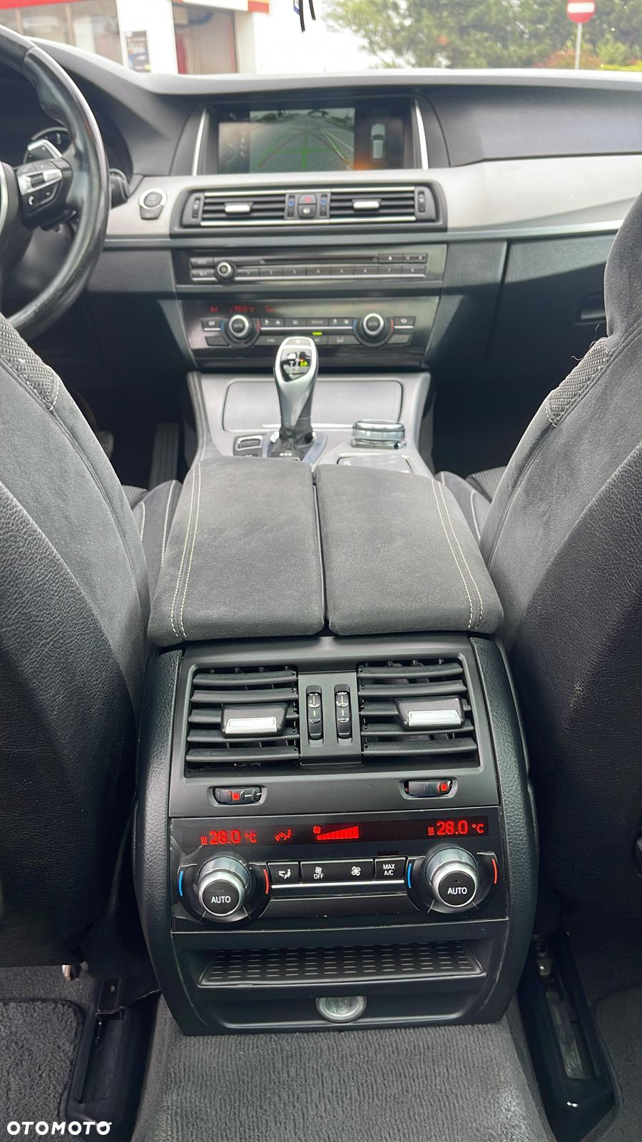 BMW Seria 5 M550d xDrive - 31