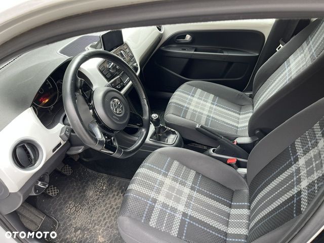 Volkswagen up! street - 5