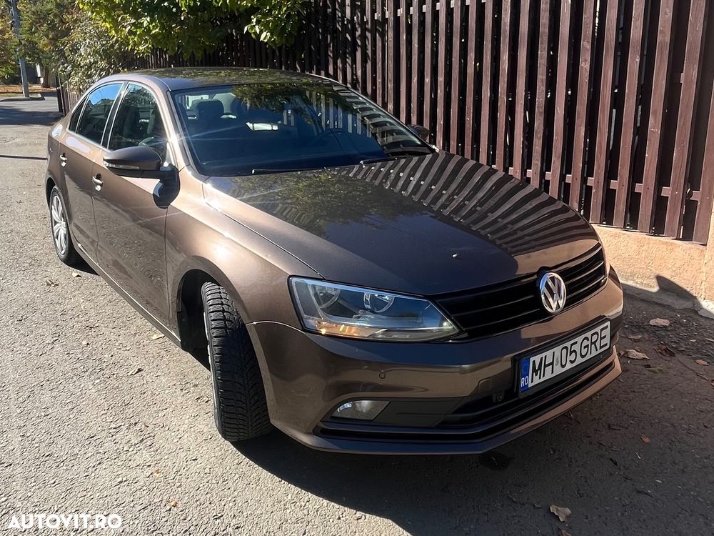 Volkswagen Jetta - 2