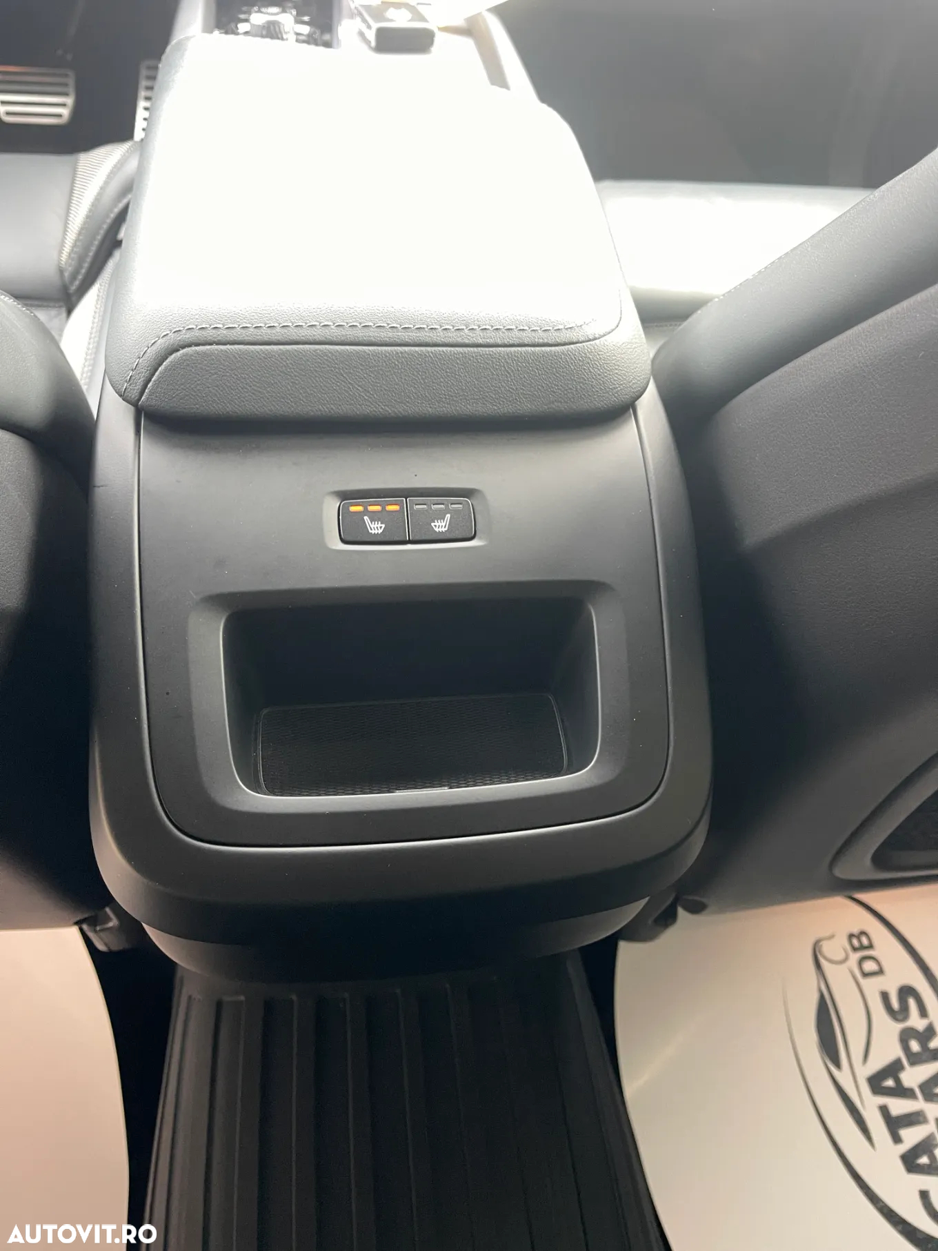 Volvo XC 60 B4 MHEV R-Design - 28