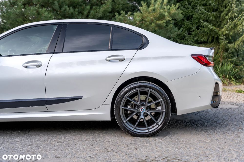 BMW Seria 3 320d xDrive mHEV M Sport - 10