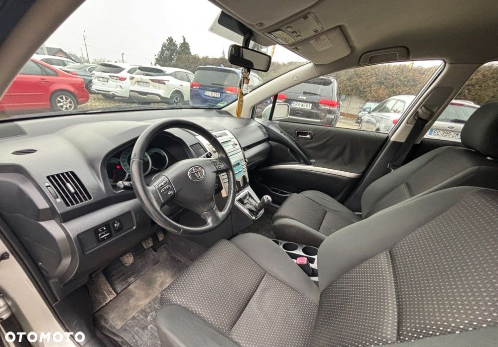 Toyota Corolla Verso - 9